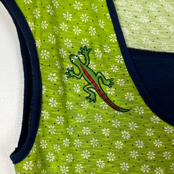 Maurice’s Green Daisy Top with a Lizard, Snake, and Frogs - Picture 6 of 10